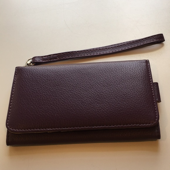 Handbags - NEW - Burgundy Wristlet